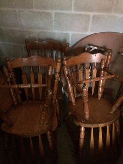 Kitchen table with 6 chairs
