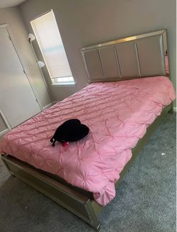 Queen Bed Set
