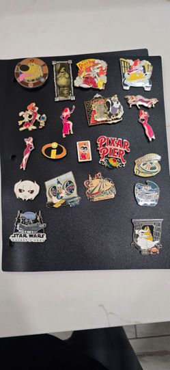 Disneyland pins