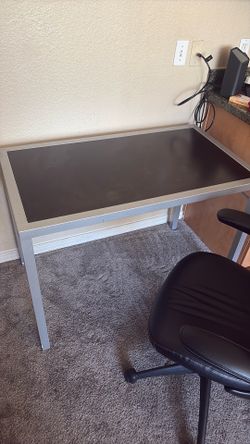 Home Desk/Free Chair