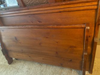 Queen Sleigh Bed