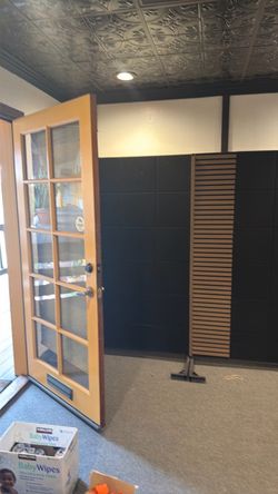 Free racks / work stations.