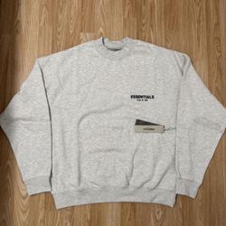 Essential CrewNeck