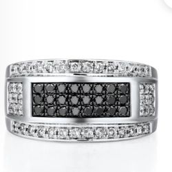 Round Cut Pave Set Men's White And Black Diamond Ring
10Kt  White Gold 
Size- 11.5
Like new!
