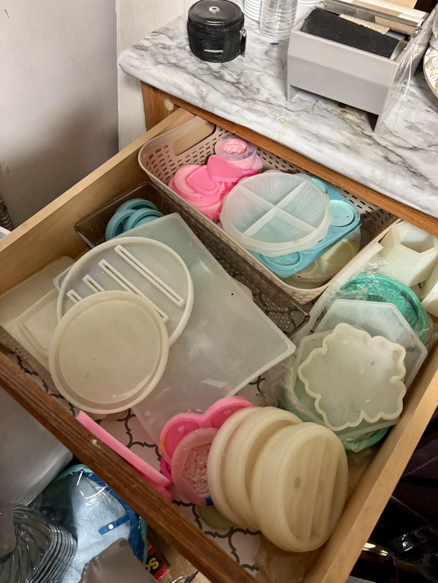 RESIN MOLD LOT