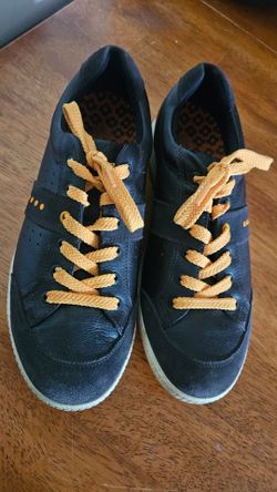 Ecco mens golf shoes 44 Street Low Cut Coffee/Orange spike, Vint Sz 11/11.5 firm.