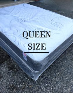 NEW QUEEN SIZE SET MATTRESS AND BOX SPRING-2PC