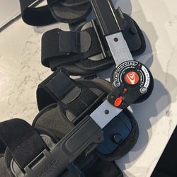 knee brace 