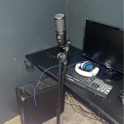 AKG P120 Microphone + adjustable Proline Stand