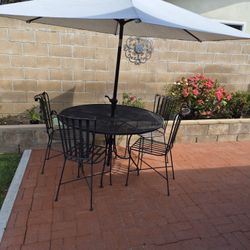 Iron Patio Set Table 4 Chairs And Umbreala
