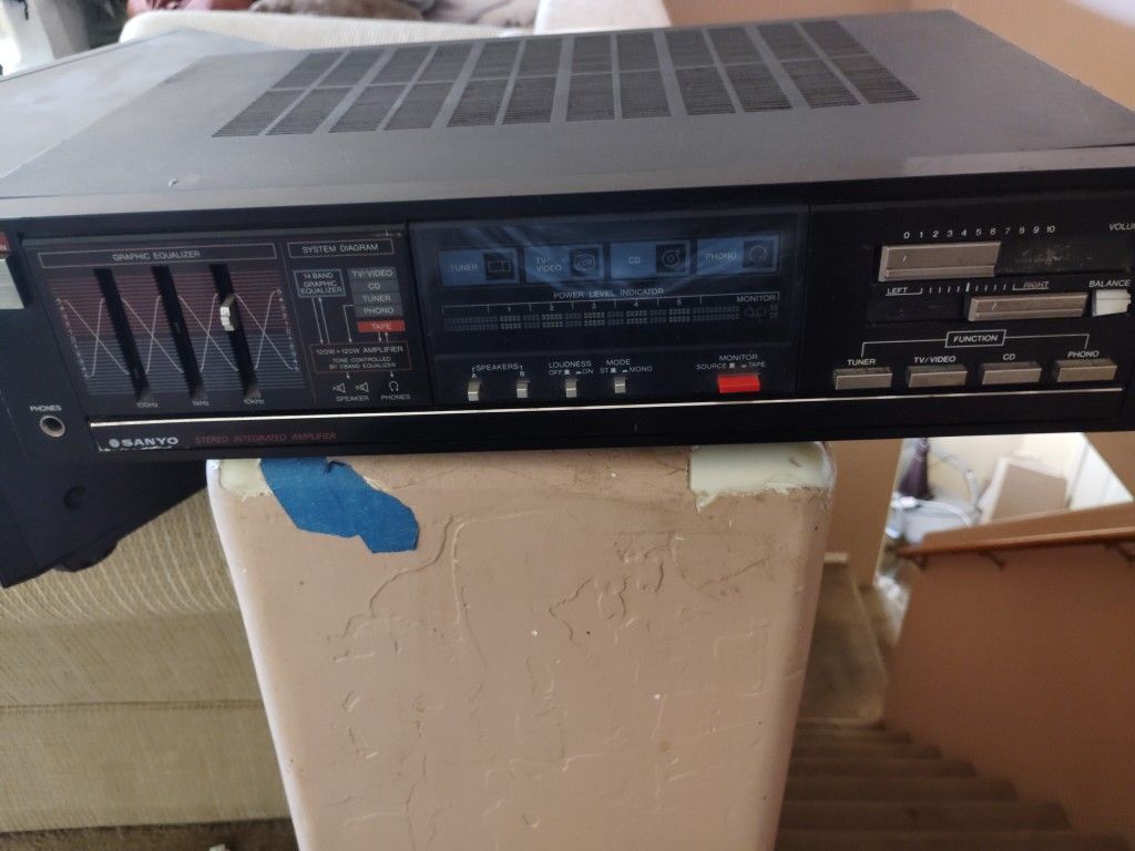 Sanyo Amplifier Model Ja687 Good Condition