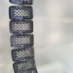 2019-2023 Jeep Cherokee Grilles 