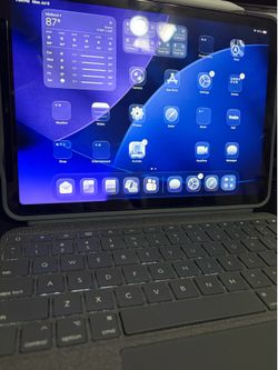 iPad Air 4th generation 256gb/Logitech keyboard case/Apple Pencil