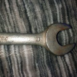 Wrench 