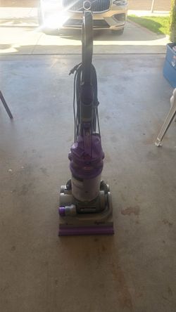 DYSON VACUUM