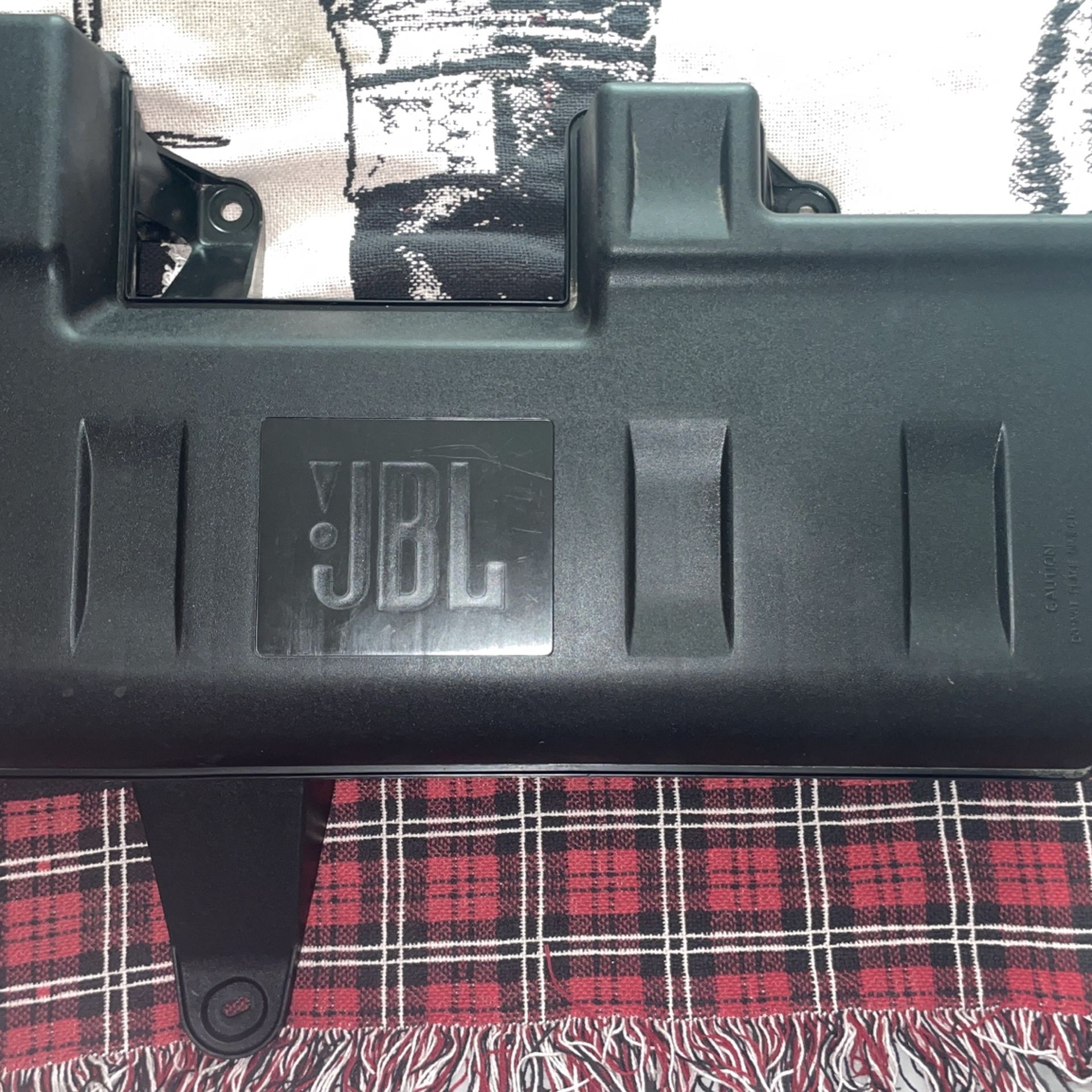 2008 Toyota Tundra Subwoofer box