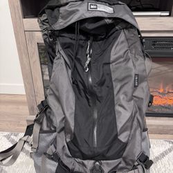 REI 85L Backpack Men's Medium Black Camping Rugged UpLift
