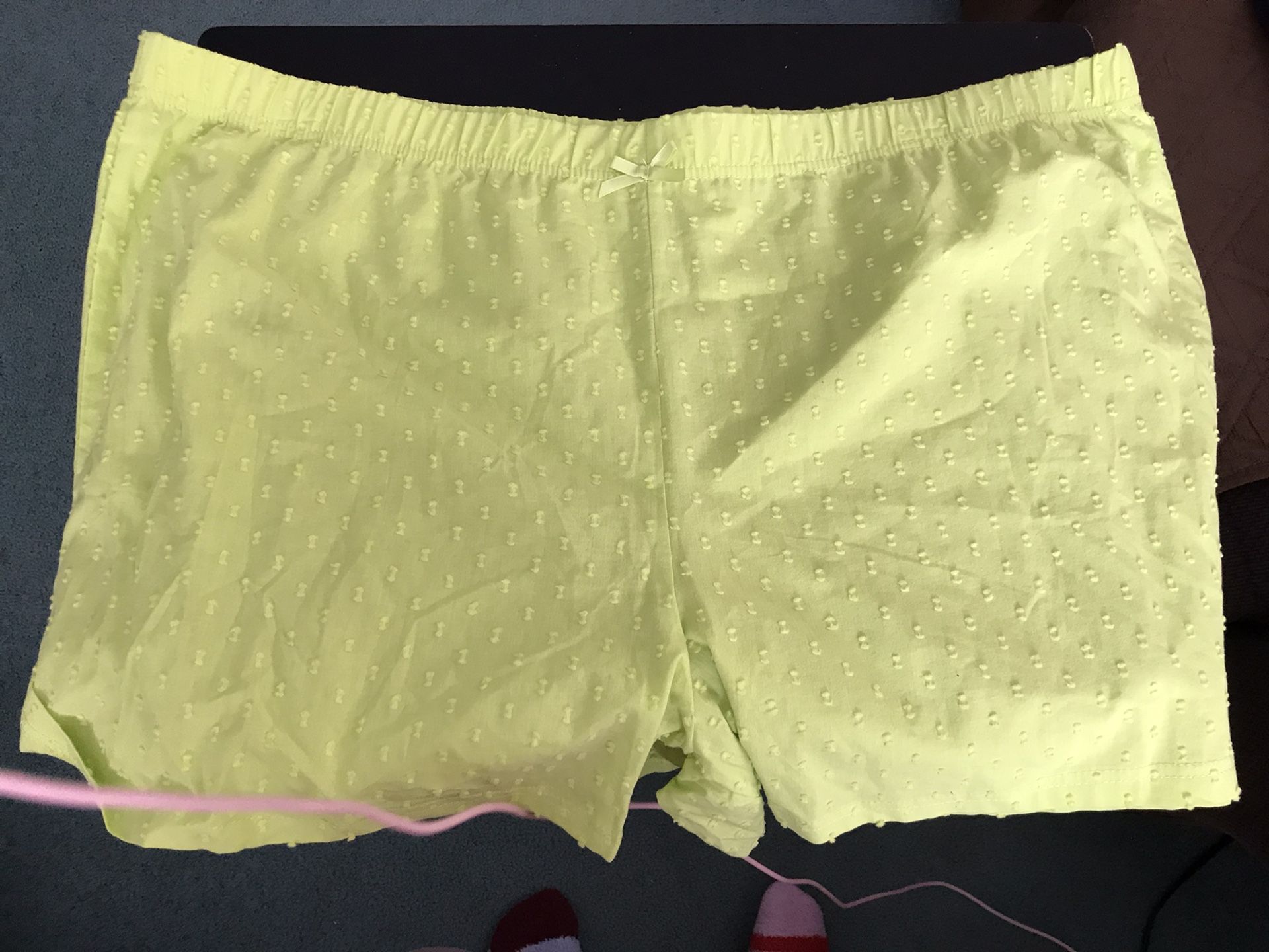 New Women Shorts Green Size 2x