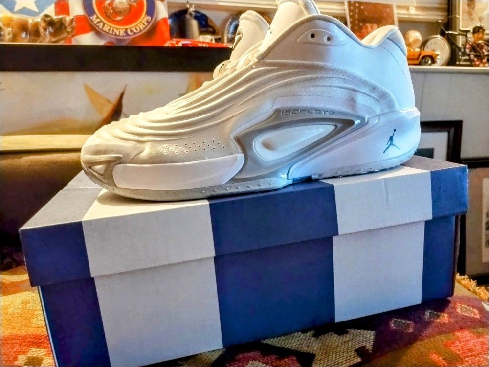 Brand New Air Jordan Luka Men Size 12.5