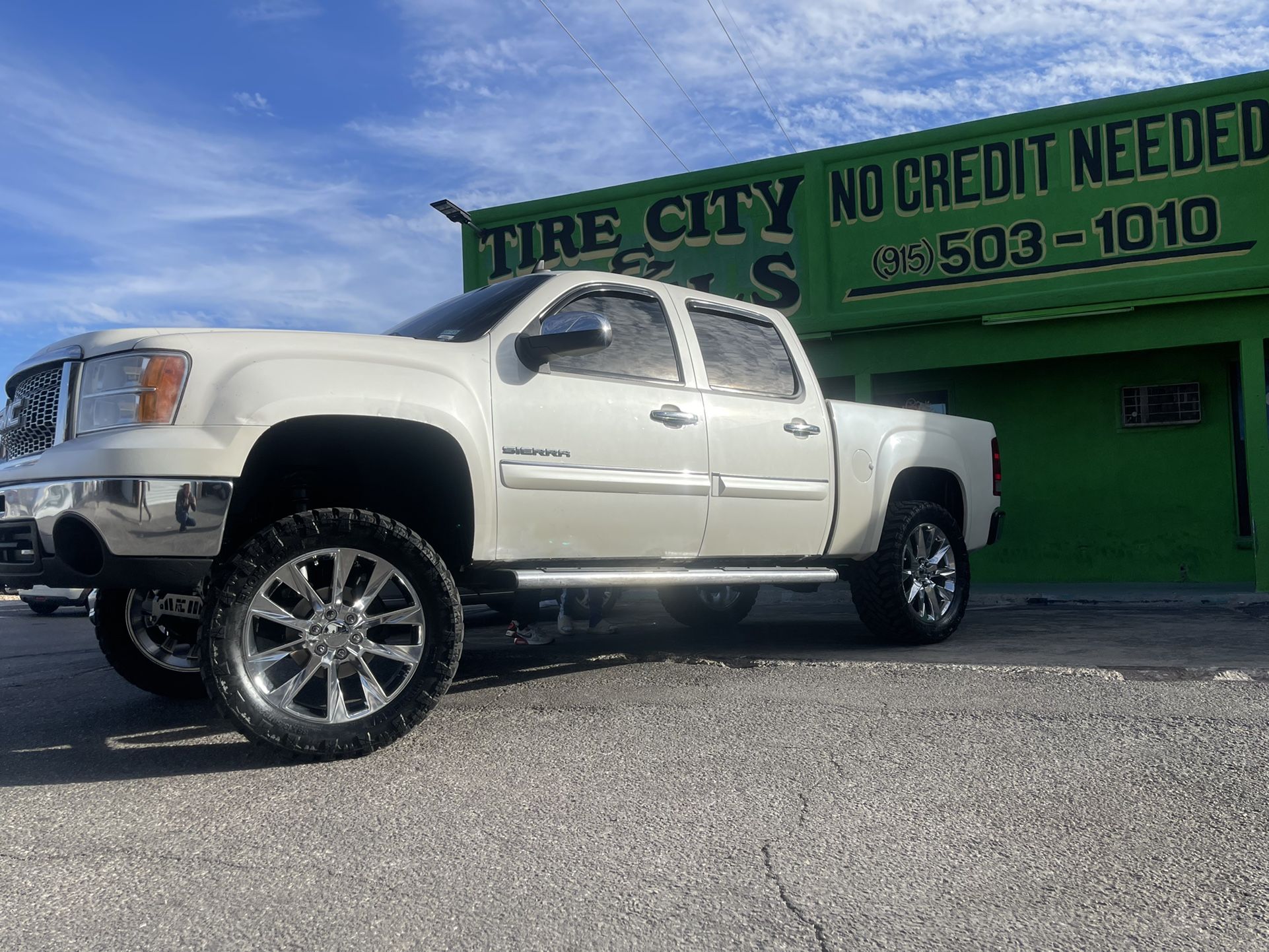 Rims 🔥 tires🔥 lift Kits! Best Prices In Town!!