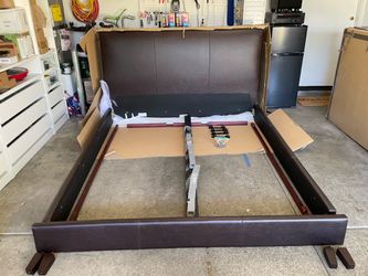 Siena Leather Bed by Saatva New in box