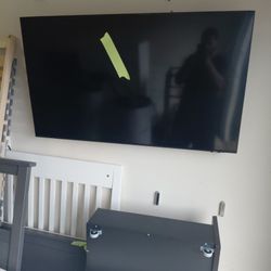 3 Samsung Flat Screens  All Work Great Damage Free