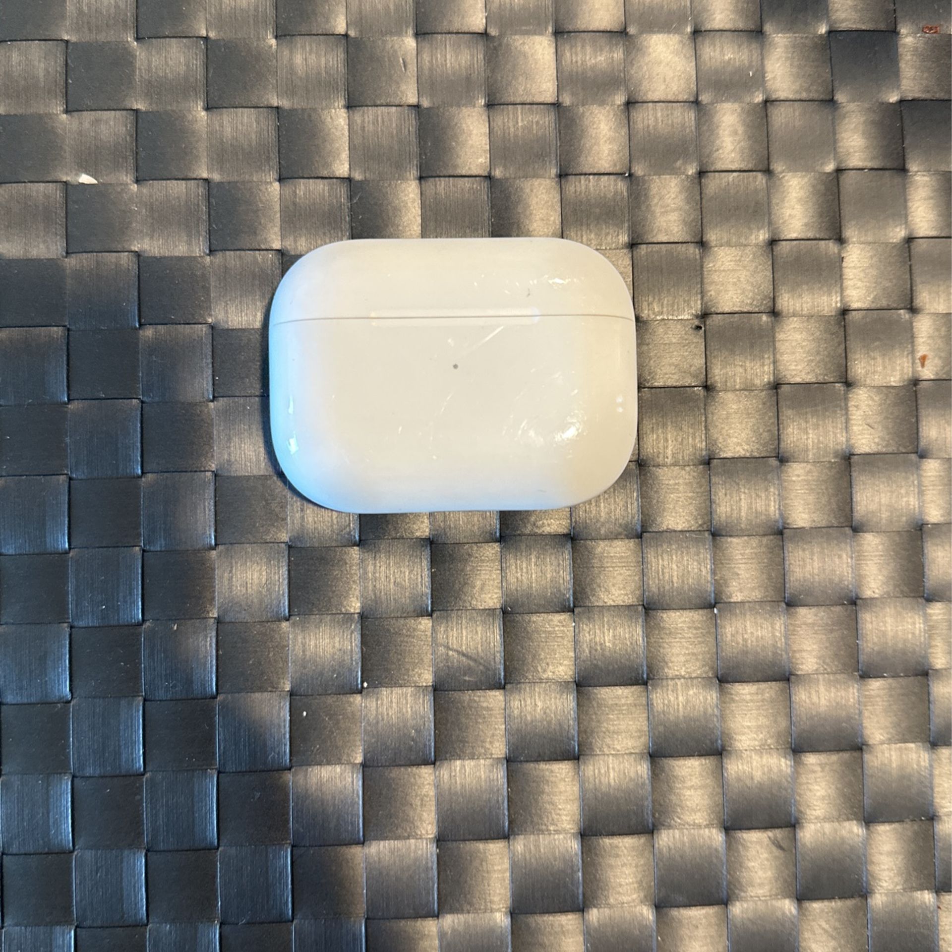 Apple Airpod Pro Case (lightning) & Left Bud