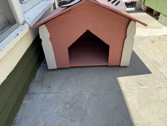 Medium Dog House