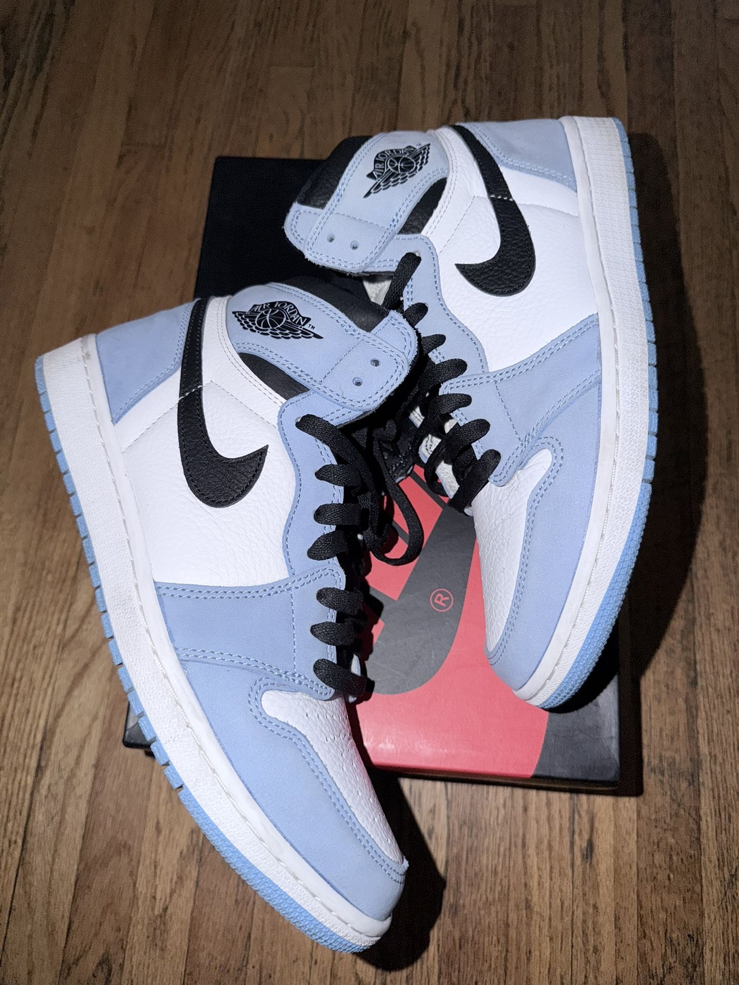 Air Jordan 1 “University Blue” Sz 10.5
