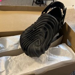 Crocs Pollex Clog “ Sasquatch”