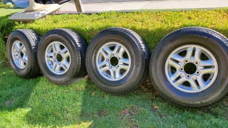 Lexus LX470 wheels and tires Landcruiser