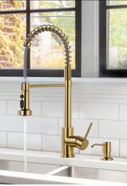 Single Handle Pull Down Sprayer Kitchen Faucet with 3-Mode Advanced Spray and Soap Dispenser in Gold
