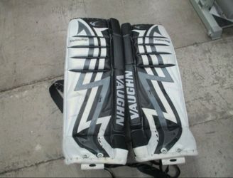 Used Vaughn Velocity 32" Hockey Goalie Leg Pads ( Read the Description)
