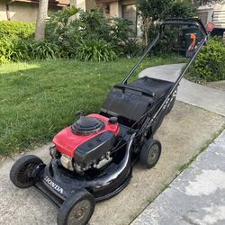 Honda Self Propelled Lawnmower $280 Obo 