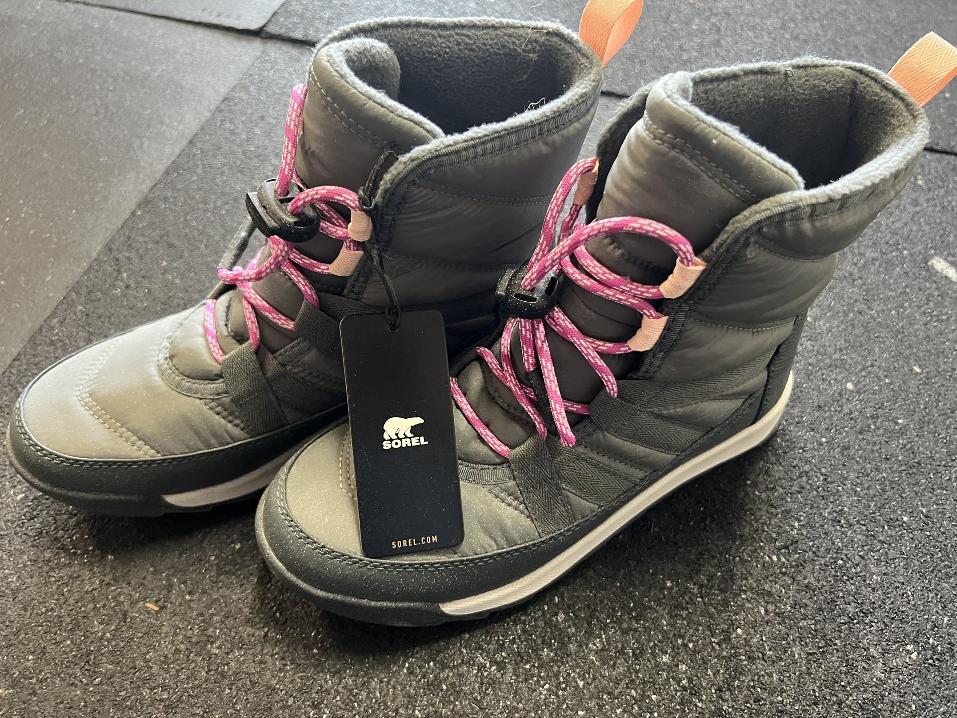 NEW Sorrel Insulated/waterproof Boots Size 4
