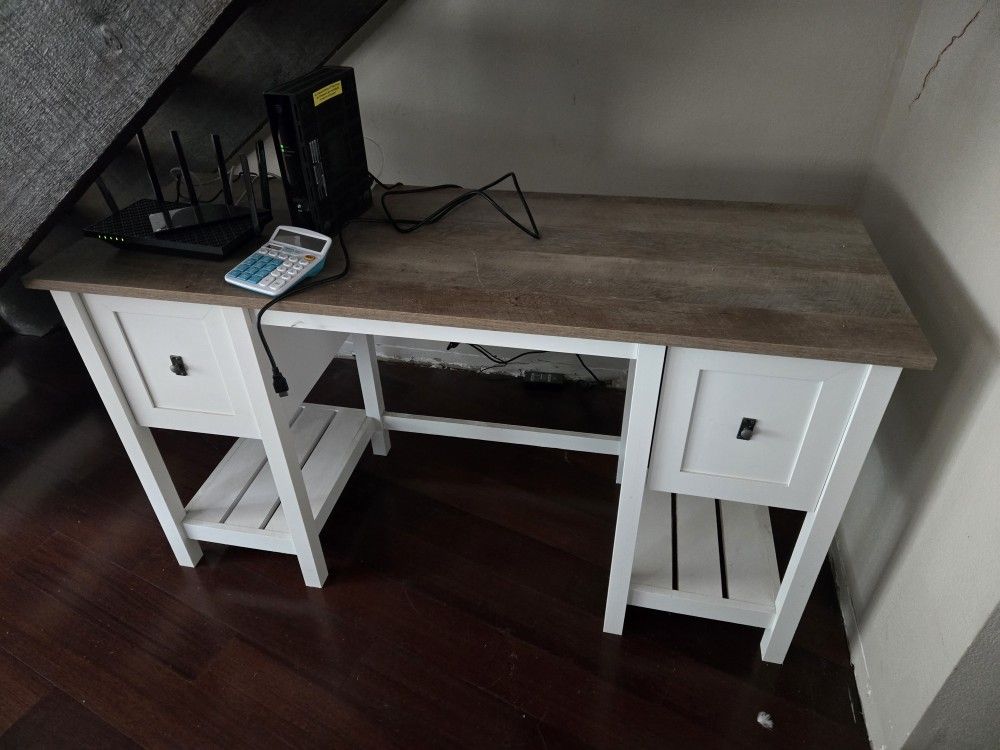 Full Size Daybed, Desk, Chair & Hutch Girls Bedroom Set