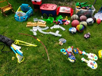 KIDS TOYS STORAGE UNIT FULL READ DETAILS