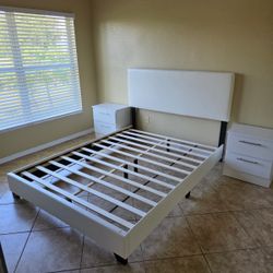 ✨QUEEN BED WITH NIGHTSTANDS 