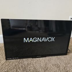 32" MAGNAVOX HDMI TV READY TO PUT IN THE WALL 