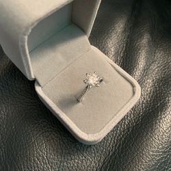 Preowned 1.5ct moissanite engagement ring Size 7.5