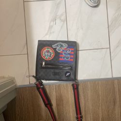 Gucci BLACK GG SUPREME MESSENGER Bag