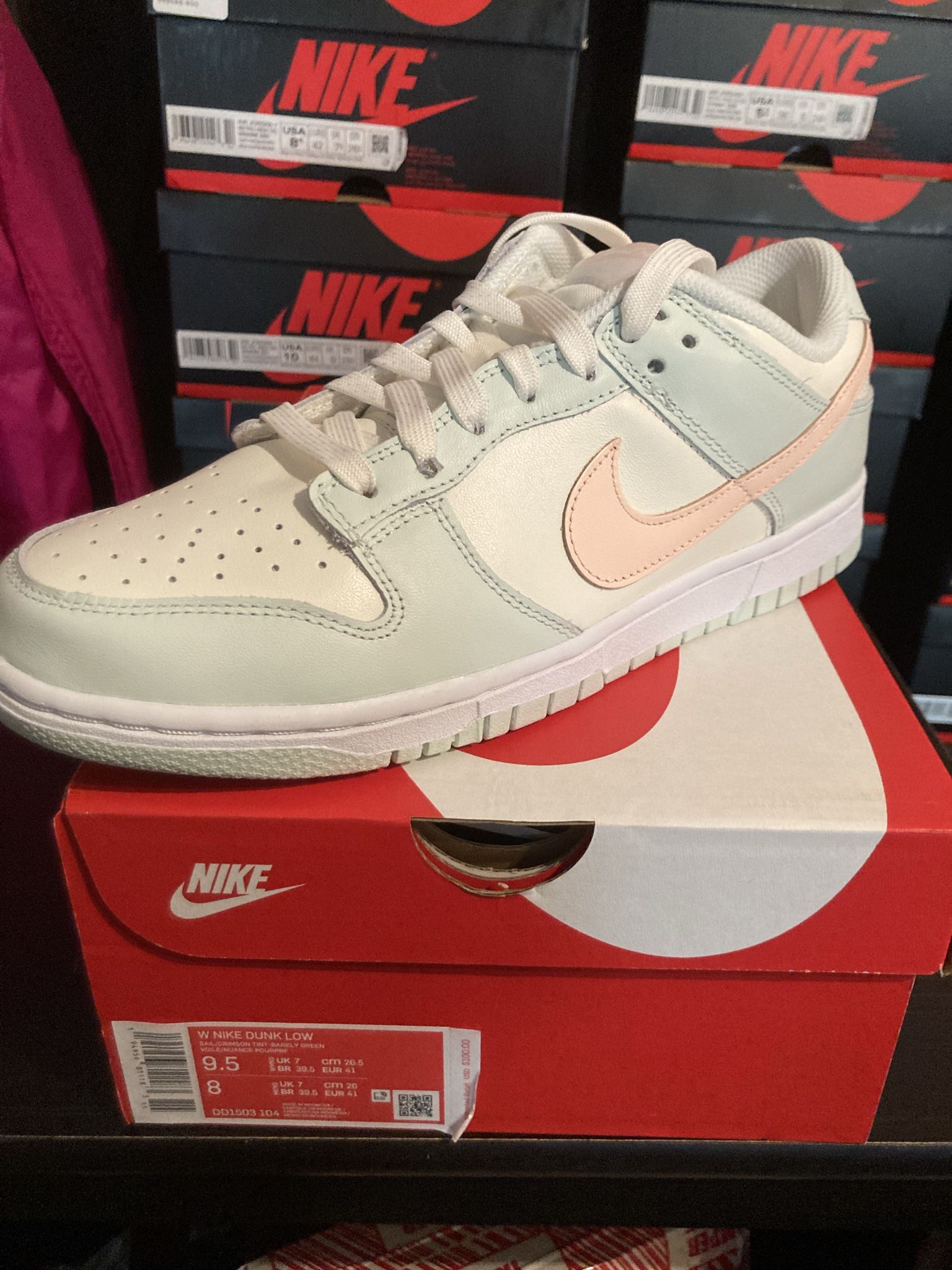 Nike Dunk Low Barely Green Size 8Men