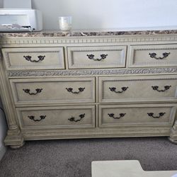 Wood dresser Beige 7 drawers $400