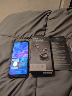 Selling unlock cloud mobile phone with accessories asking $28you pick up Reseda area
