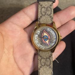 gucci watch