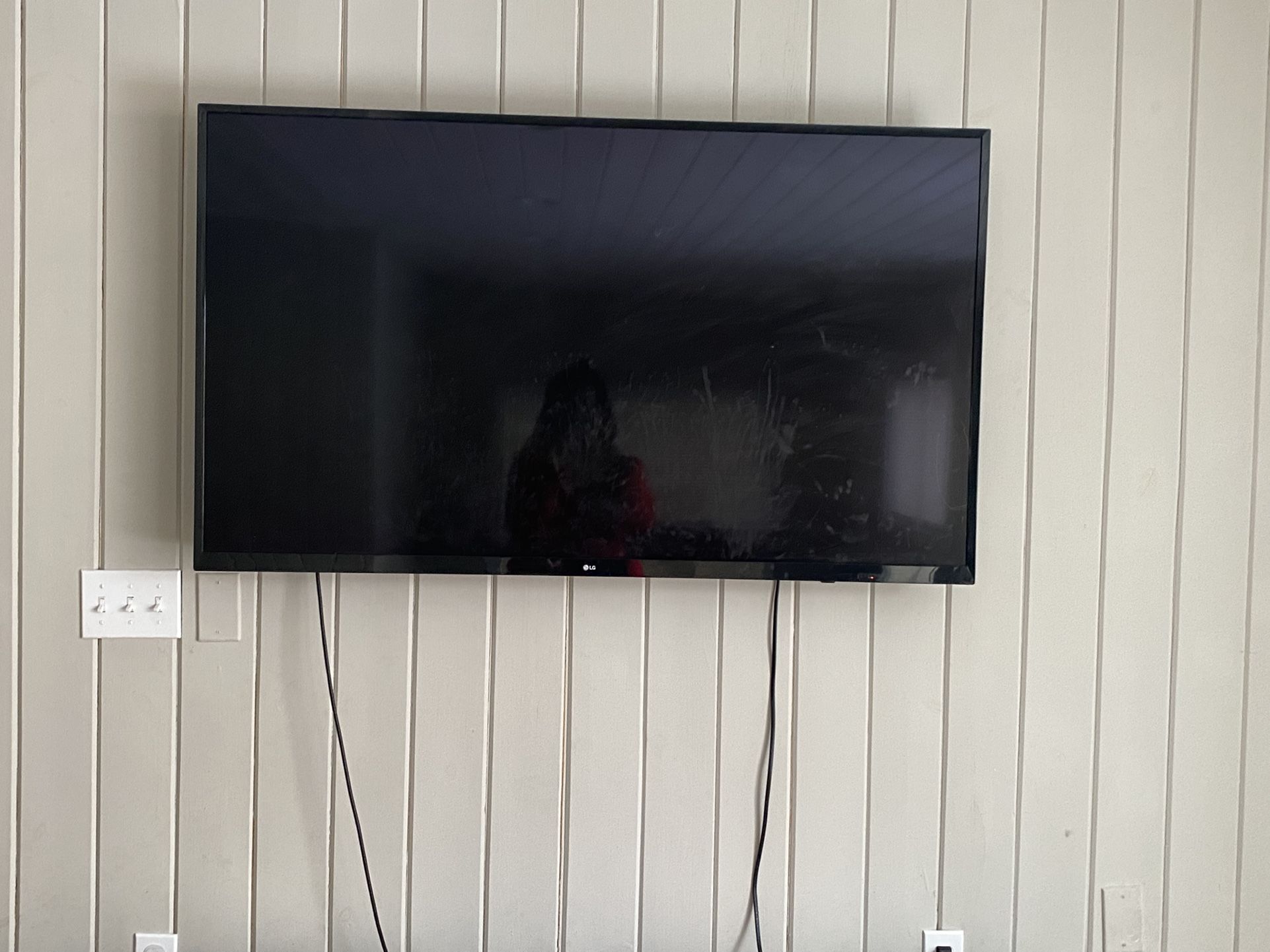 50”  LG  Tv