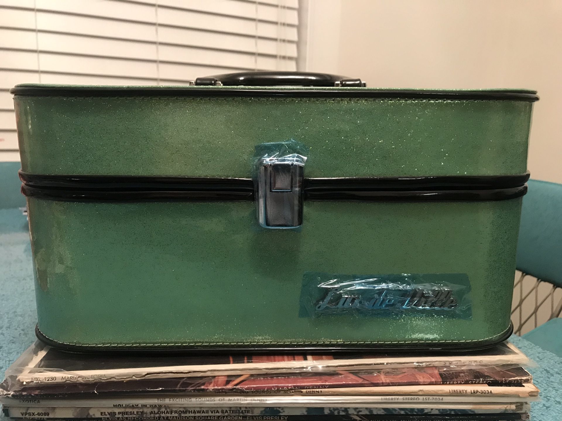 Sparkly mint Lux De Ville make up train case