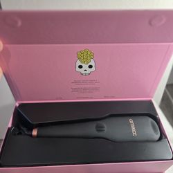 Amika Straightening Brush