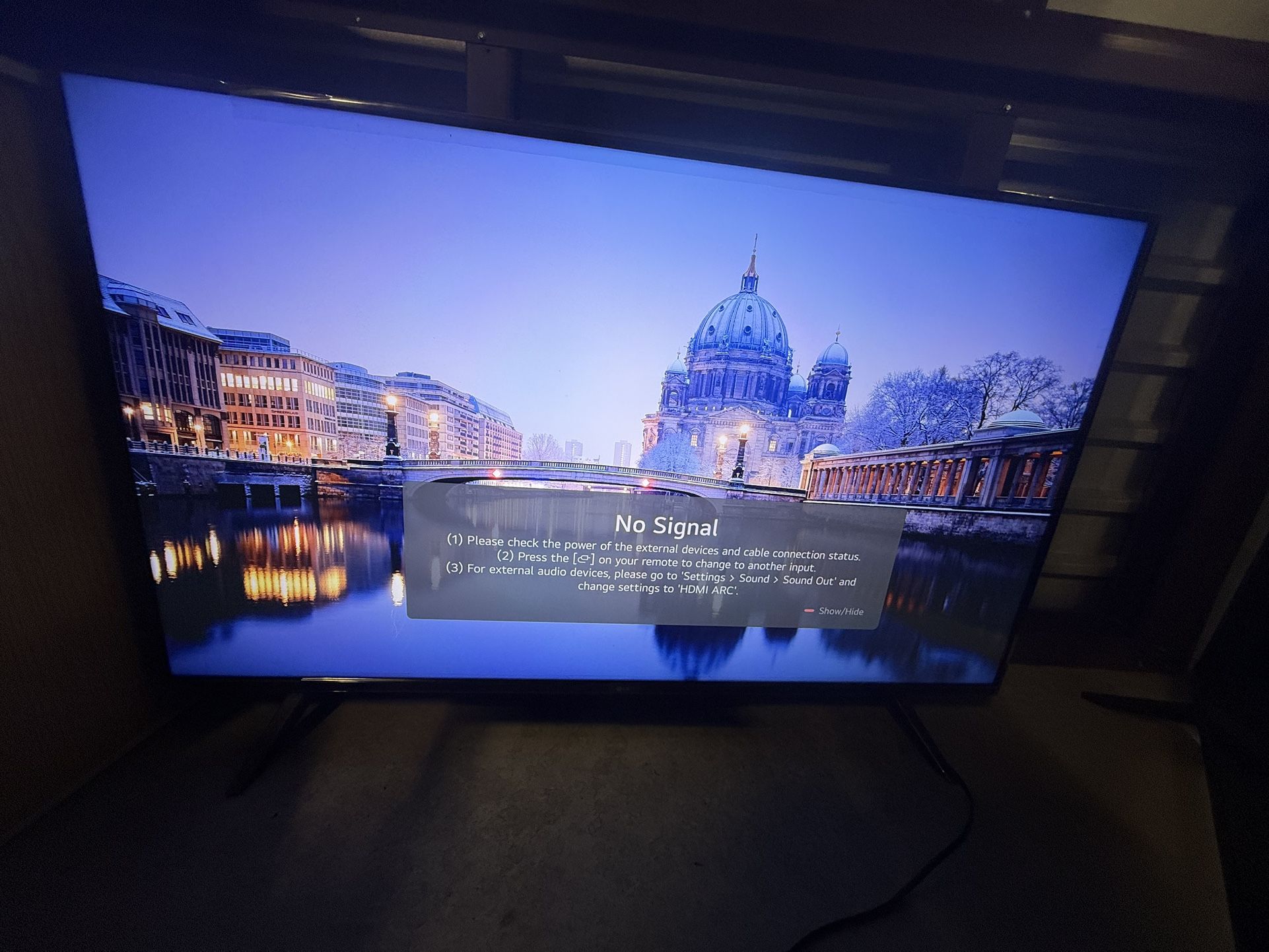 2 LG TVs For Sale….55inch($250) And 75inch ($450)