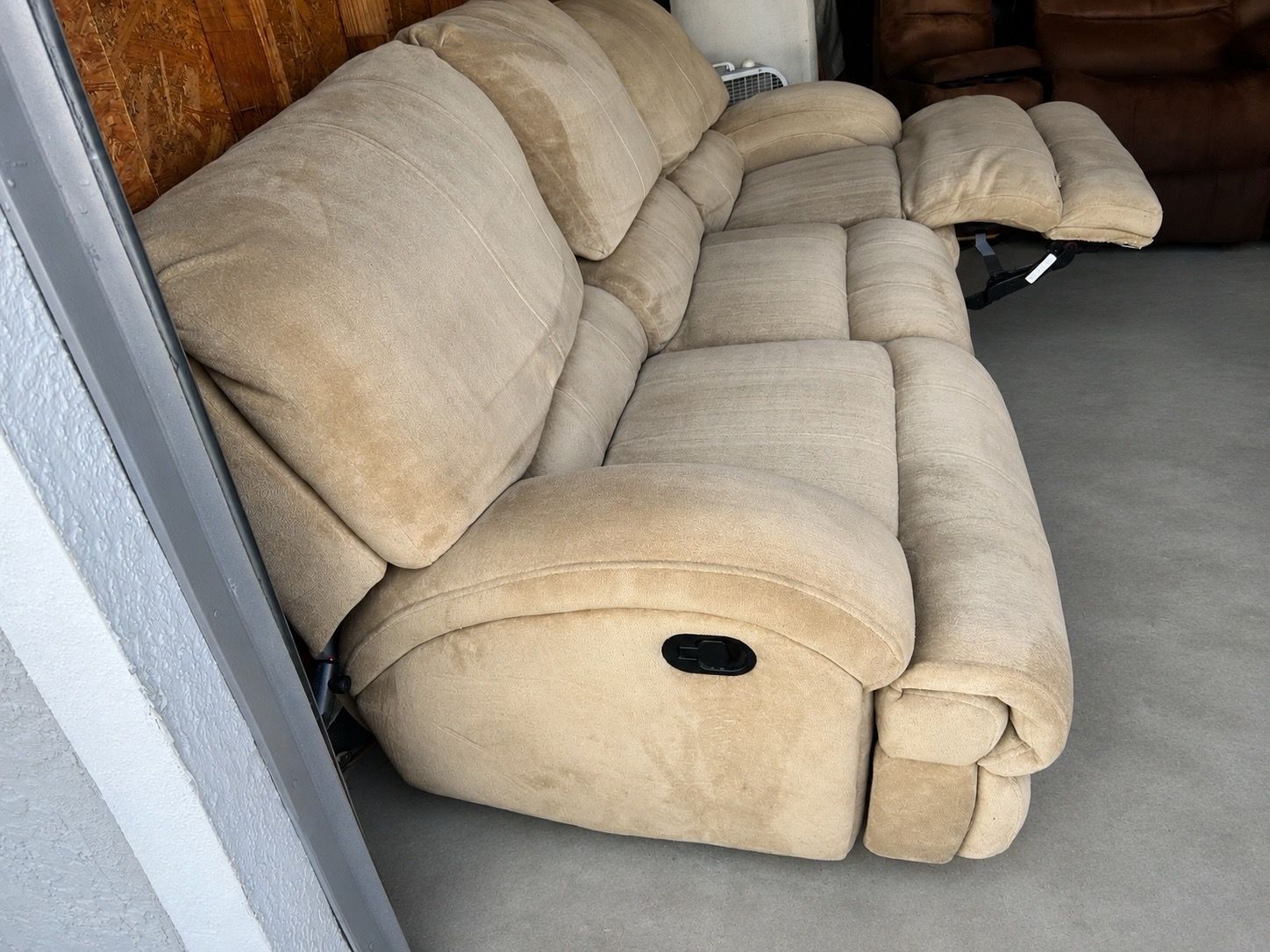 Beige recliner couch
